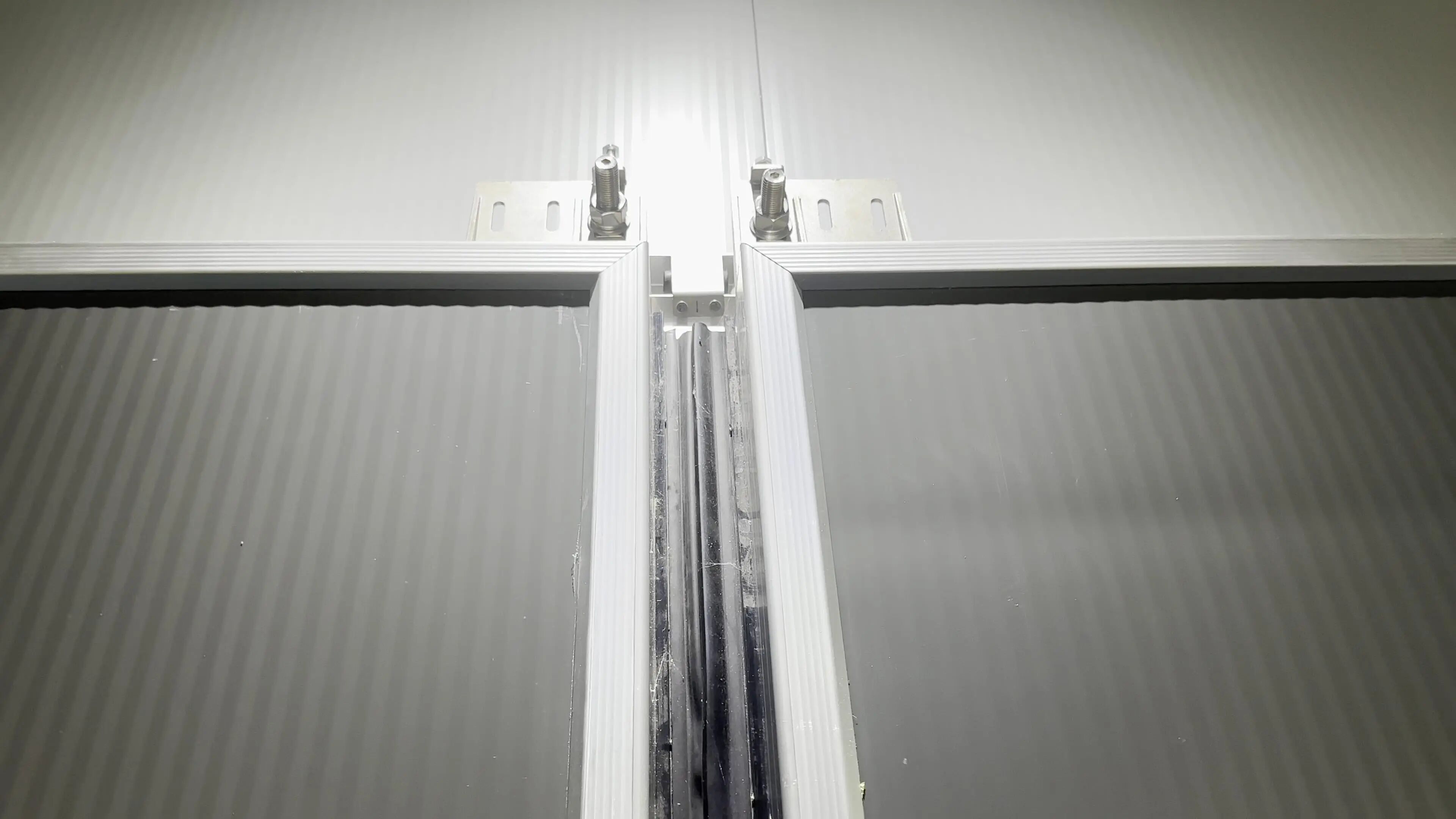 Thermisch onderbroken aluminium deurkozijn