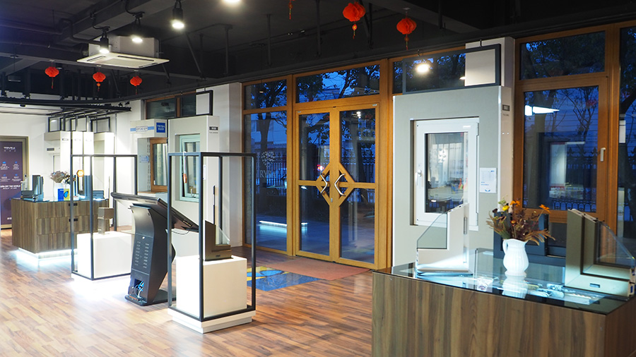 Showroom detail 1