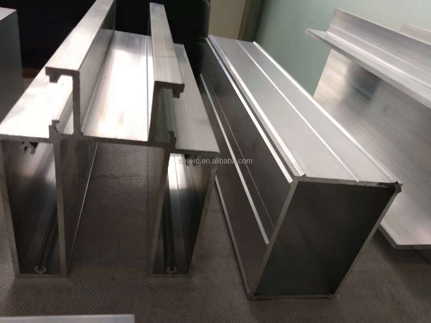 Complete serie 6061 6063 Aluminium extrusieprofielen Leverancier Aluminiumlegering Geanodiseerde Industriële Geëxtrudeerde Aluminiumprofielen