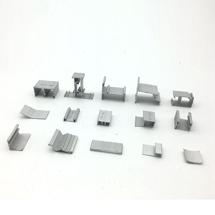 Gratis proefmonster van een aluminium kledingkastprofiel met houtnerf / Aluminium kledingkastprofiel / Decoratieve aluminium kasten met glas