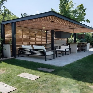 Moderne aluminium pergola met glazen schuifdeur