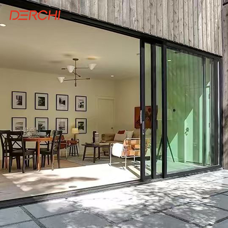 Panoramische, energiezuinige, dubbele aluminium schuifdeur met groot glas en meerdere panelen, robuuste schuifdeur voor buiten met meerdere panelen.