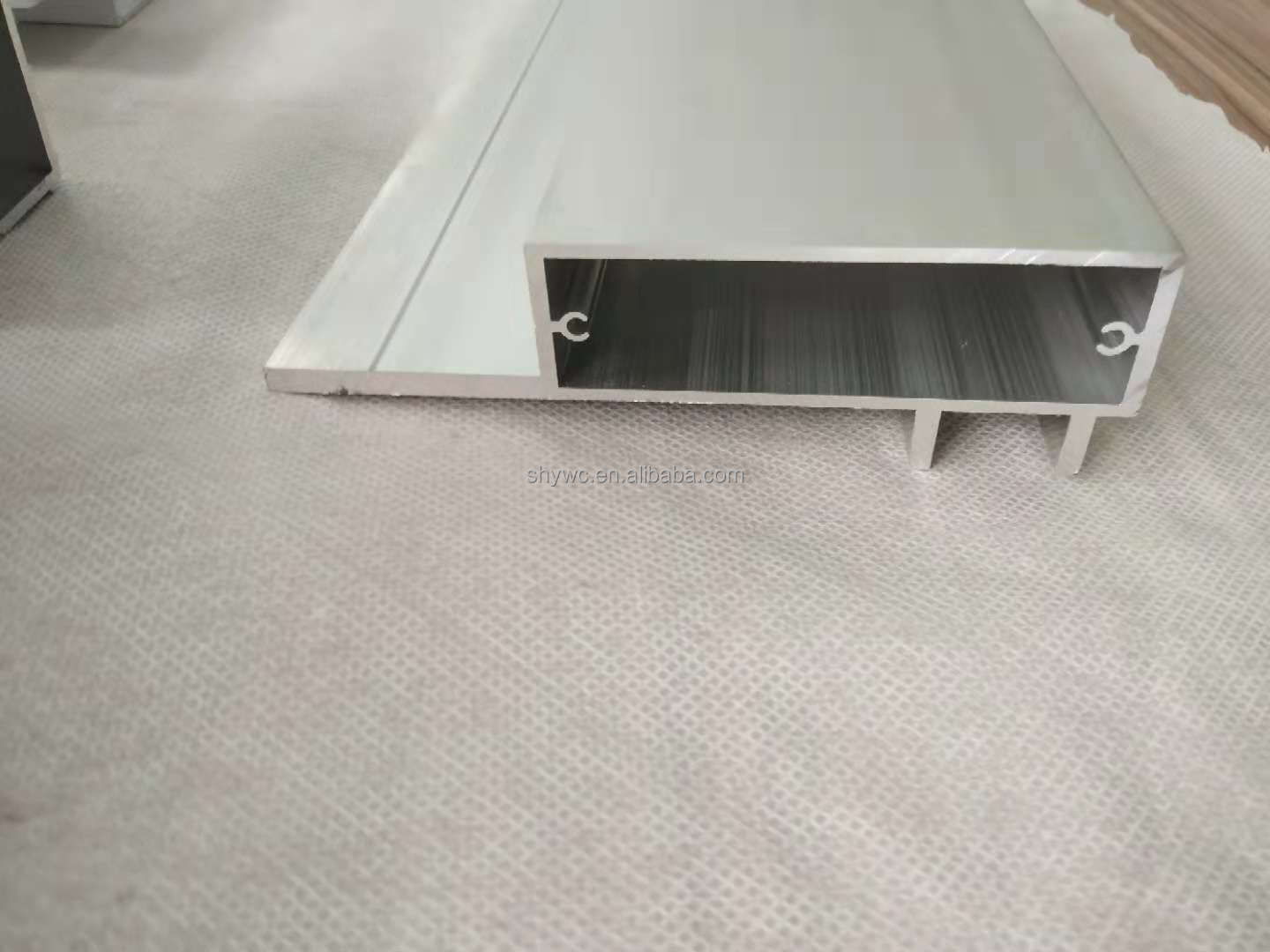 Complete serie 6061 6063 Aluminium extrusieprofielen Leverancier Aluminiumlegering Geanodiseerde Industriële Geëxtrudeerde Aluminiumprofielen