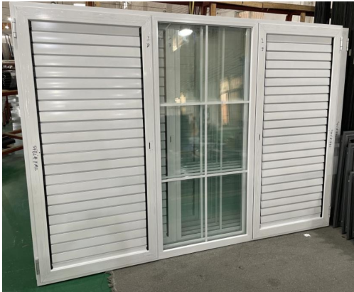 Moderne design stormbestendige metalen raamluiken, nieuwe aluminium lamellen jaloezieën, buitenluiken, deurkozijnen van aluminiumlegering