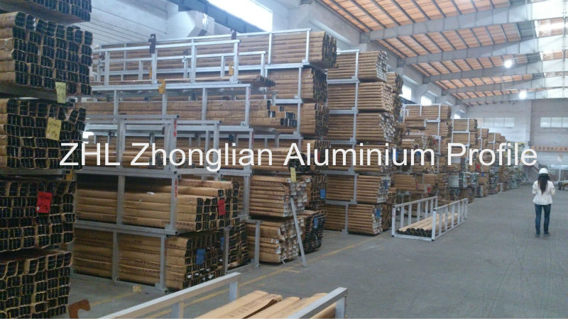 Georganiseerd magazijn voorraad aluminium