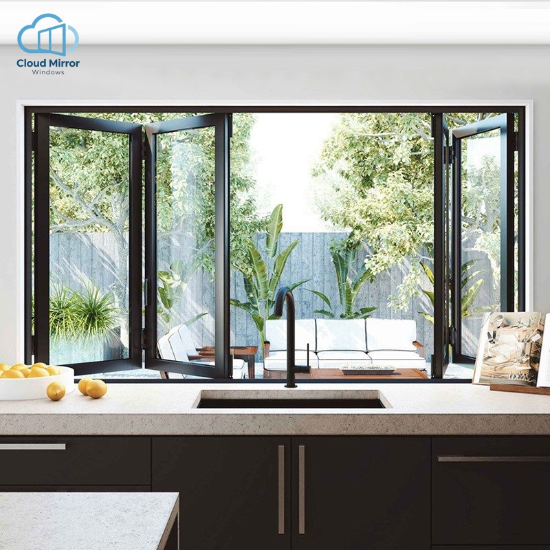 Donkergrijs, groot formaat, aluminium vouwraam met meerdere panelen, panoramisch glazen raam voor villa en terras