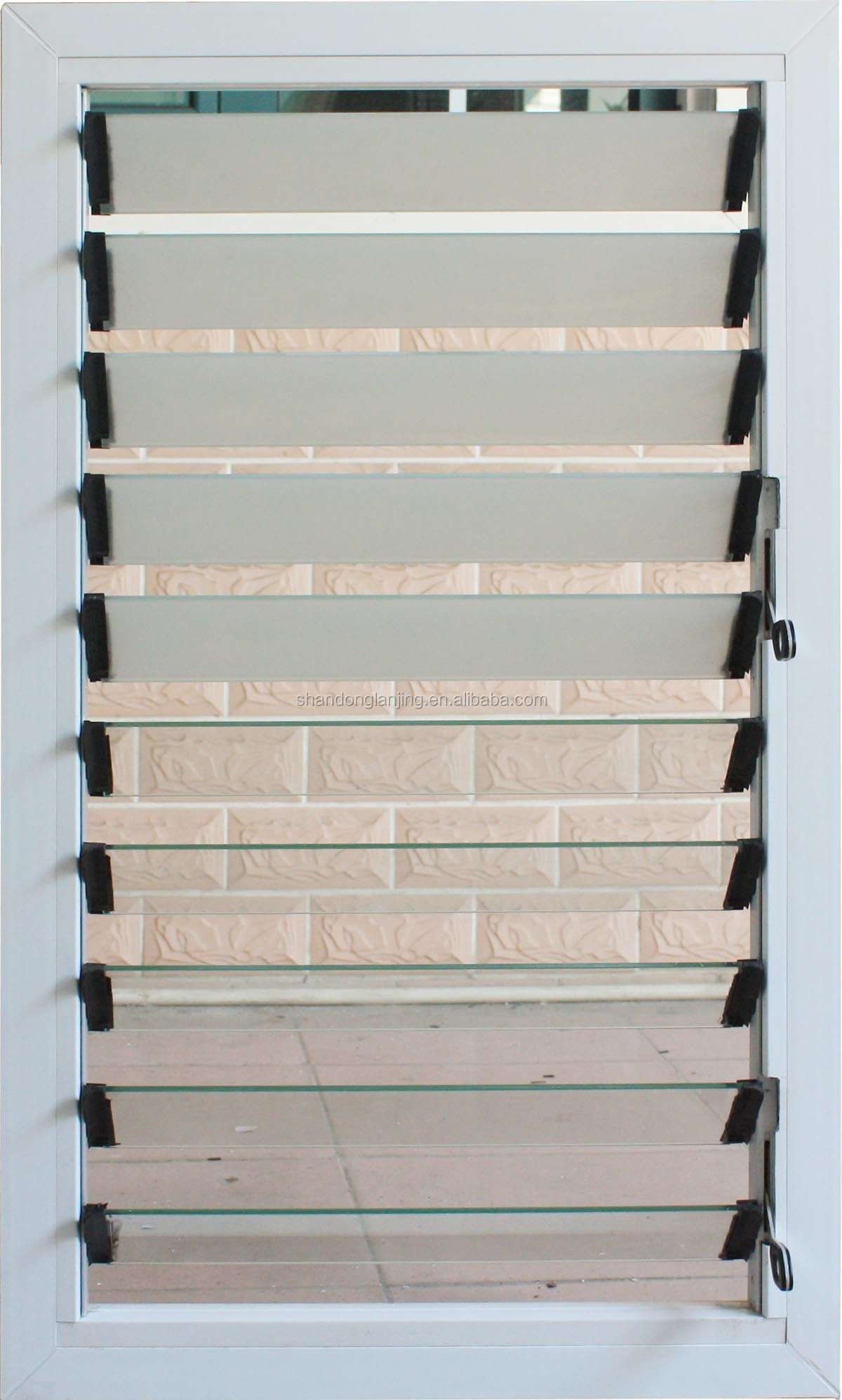 Hoogwaardige aluminium lamellenramen voor badkamer en slaapkamer, geschikt voor industrieel gebruik.