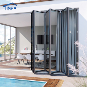 Op maat gemaakte NF aluminium vouwdeuren met NFRC thermische onderbreking, waterdicht, dubbelwandig Low-e gehard glas, geschikt voor terrassen en patio's.