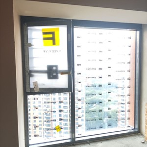 Feiyu Custom Factory Op maat gemaakt stormbestendig aluminium draai-kiepraam met hoge windbelasting en rolluik.