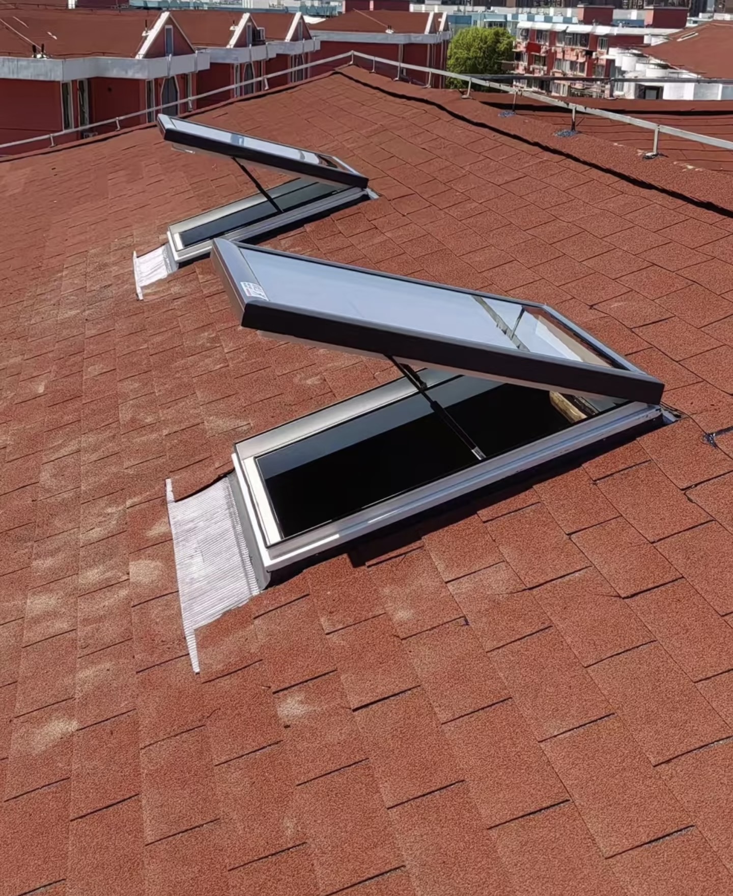Op maat gemaakt vast frame van aluminiumlegering, vouwdakraam, dubbel geïsoleerd plat dakraam, warmte-isolatie, trap.