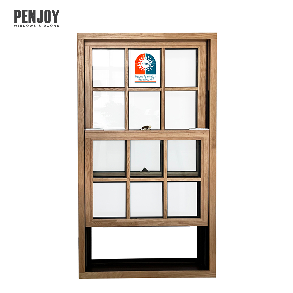PENJOY Modern Stijl Voorgemonteerd Aluminium Bekleed Eikenhout Verticaal Schuifraam voor Buiten, Enkelvoudig Draaiend, Roestvrij Staal voor Badkamer