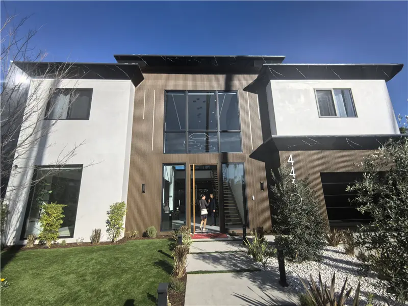 Villa in Los Angeles VS