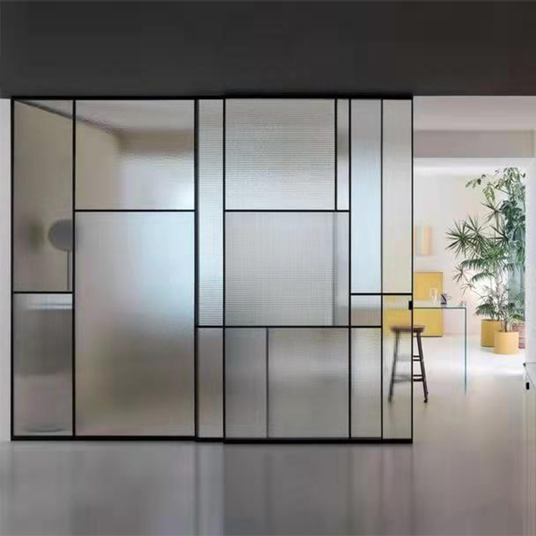Nieuw ontwerp, Europese stijl, aluminium schuifdeur met zwart frame en glas, smal frame, binnenafscheiding, matglazen schuifdeur.