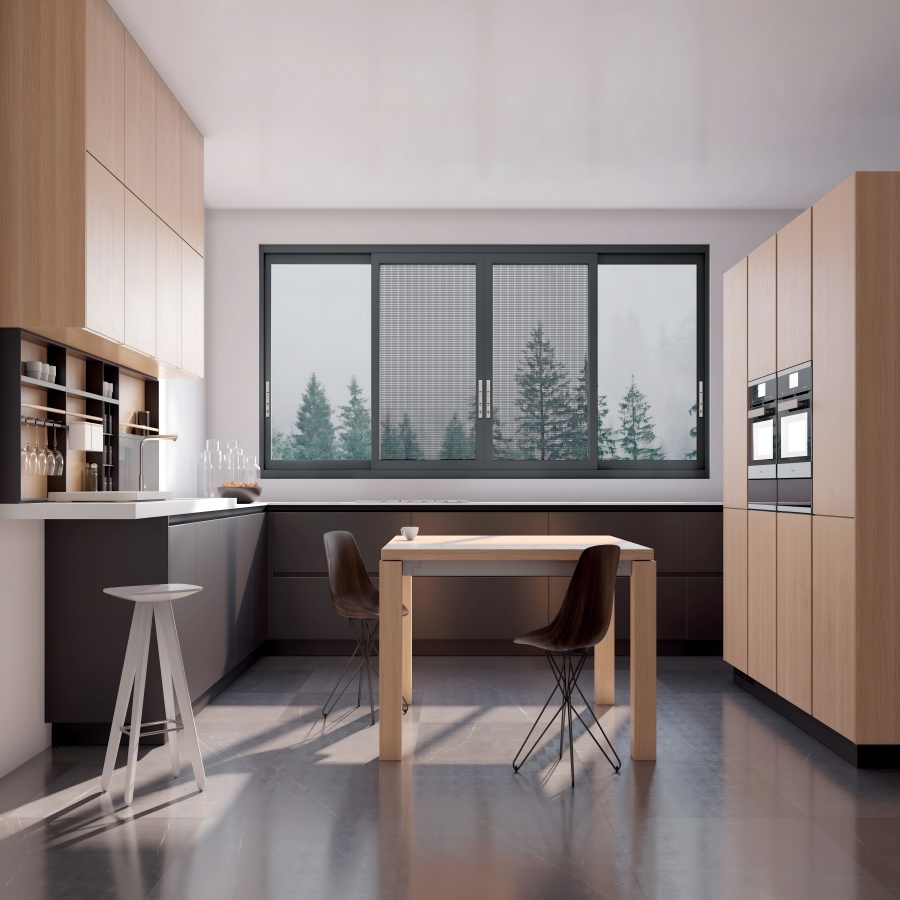 Moderne schuiframen en -deuren van aluminiumlegering met glas, thermische onderbreking en winddichte eigenschappen, geschikt voor buitentoepassingen in hotels en villa's.